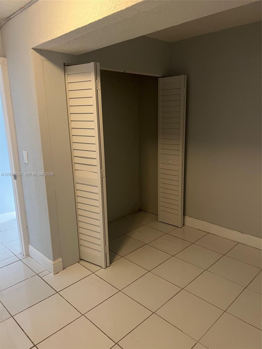 Ver detalles 410-2 2 / 2 1036 sq. ft. $ 2026-07-22 0 foto