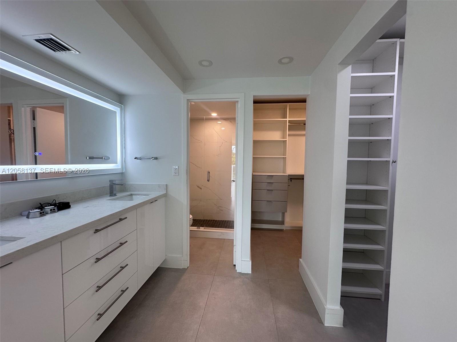 317 2 / 2 1521 sq. ft. $ 2026-07-22 0 foto