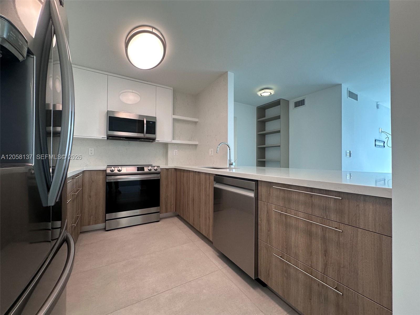 317 2 / 2 1521 sq. ft. $ 2026-07-22 0 foto