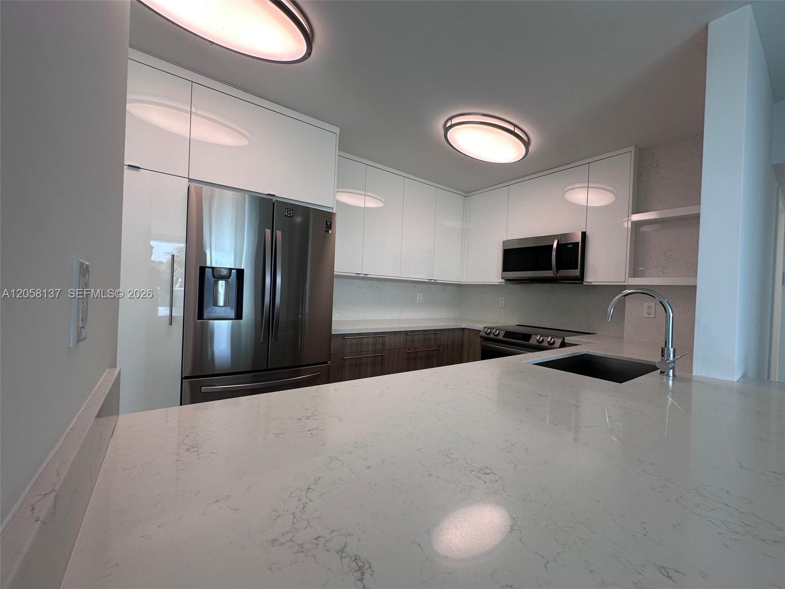 317 2 / 2 1521 sq. ft. $ 2026-07-22 0 foto
