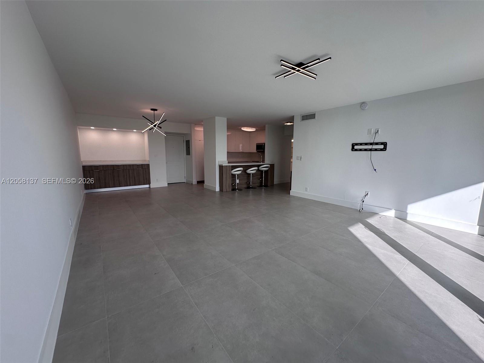 317 2 / 2 1521 sq. ft. $ 2026-07-22 0 foto