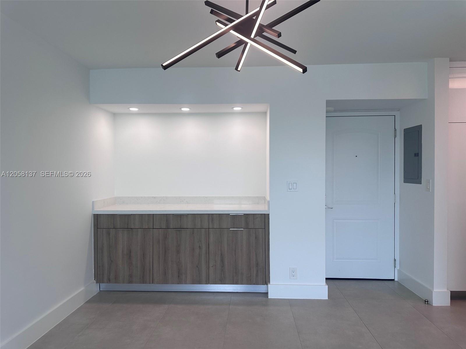 317 2 / 2 1521 sq. ft. $ 2026-07-22 0 foto