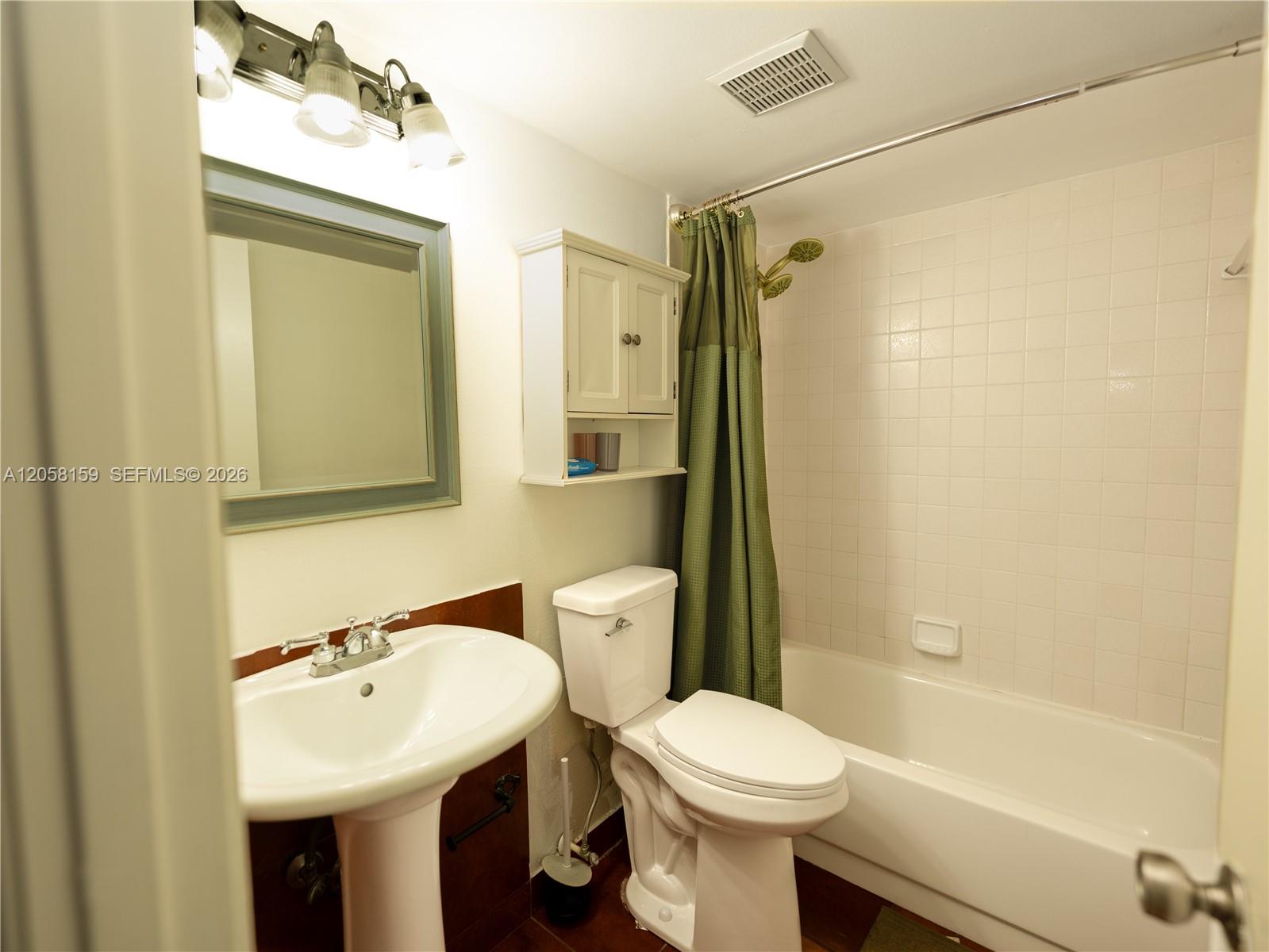 Photo of 2200 7th St (2200), Hallandale Beach, Florida, 33009 -