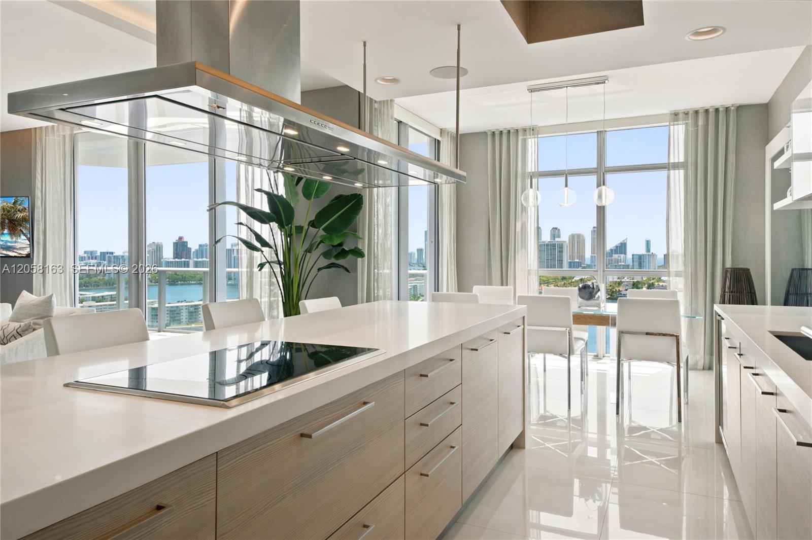 Photo of 17301 Biscayne Blvd #2010, North Miami Beach, Florida, 33160 -