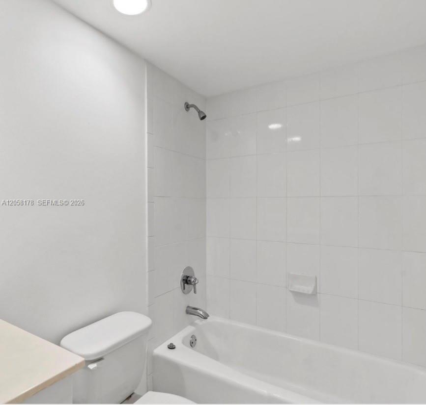 Photo of 3000 Ocean Dr #206, Hollywood, Florida, 33019 -