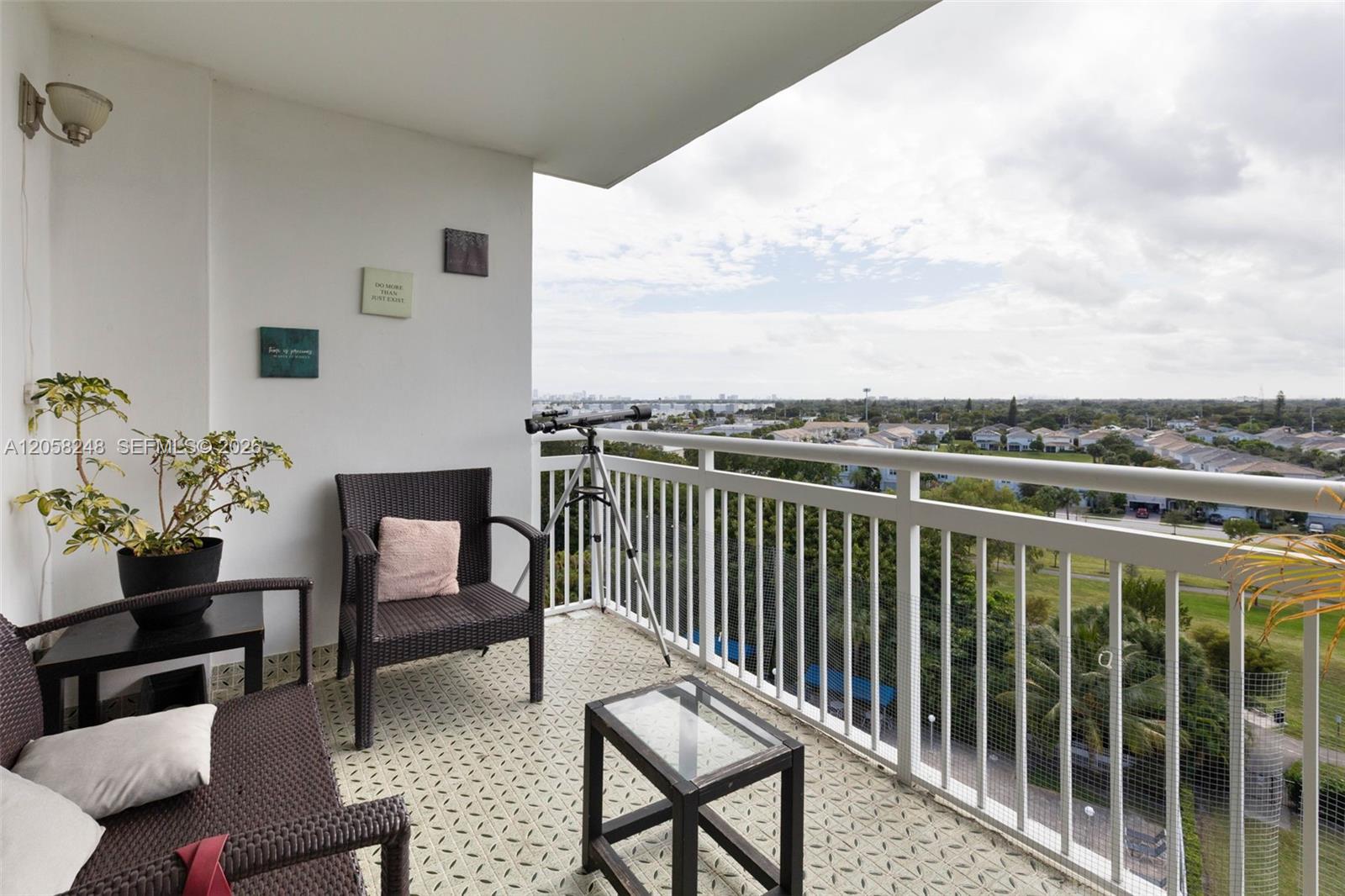 901B 2 / 2 1132 sq. ft. $ 2026-07-22 0 foto