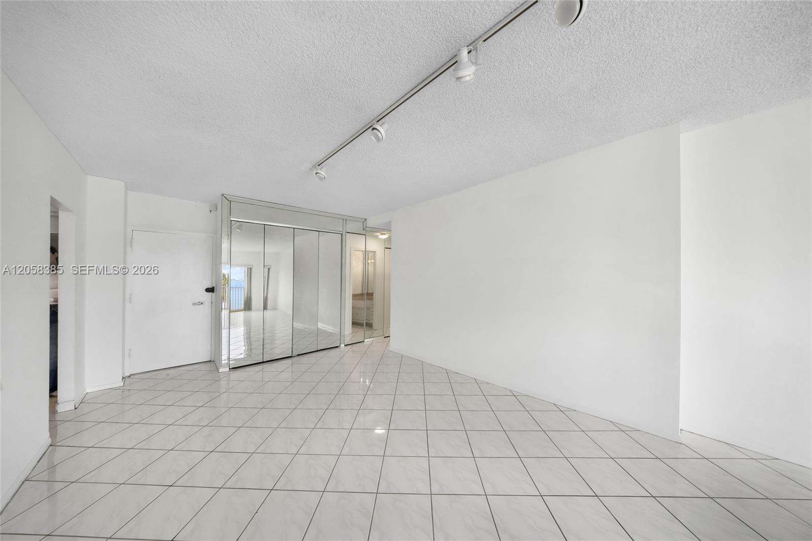 202 1 / 2 762 sq. ft. $ 2026-07-22 0 Photo