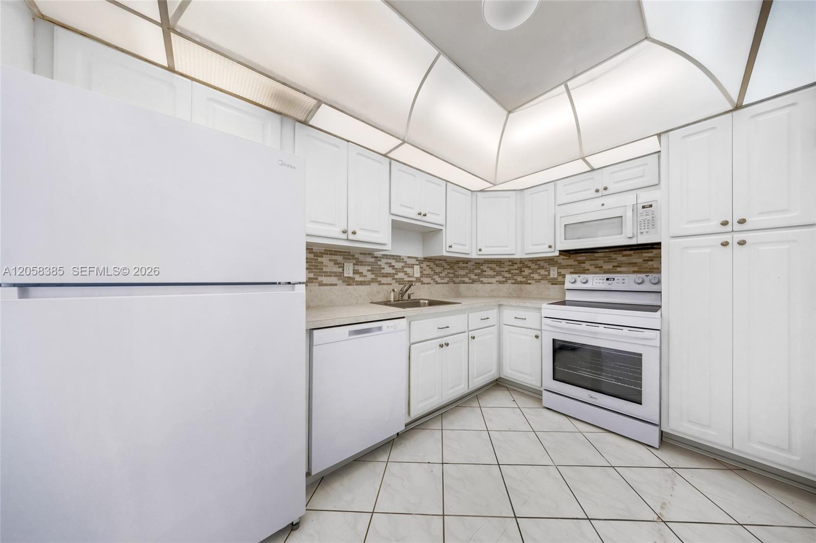 202 1 / 2 762 sq. ft. $ 2026-07-22 0 Photo