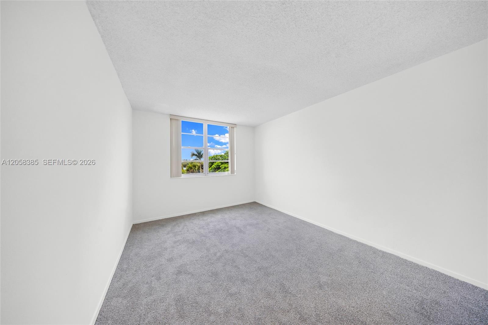 202 1 / 2 762 sq. ft. $ 2026-07-22 0 Photo