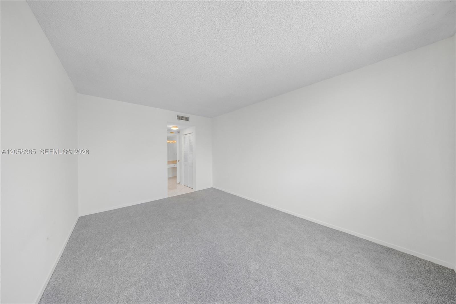 202 1 / 2 762 sq. ft. $ 2026-07-22 0 Photo