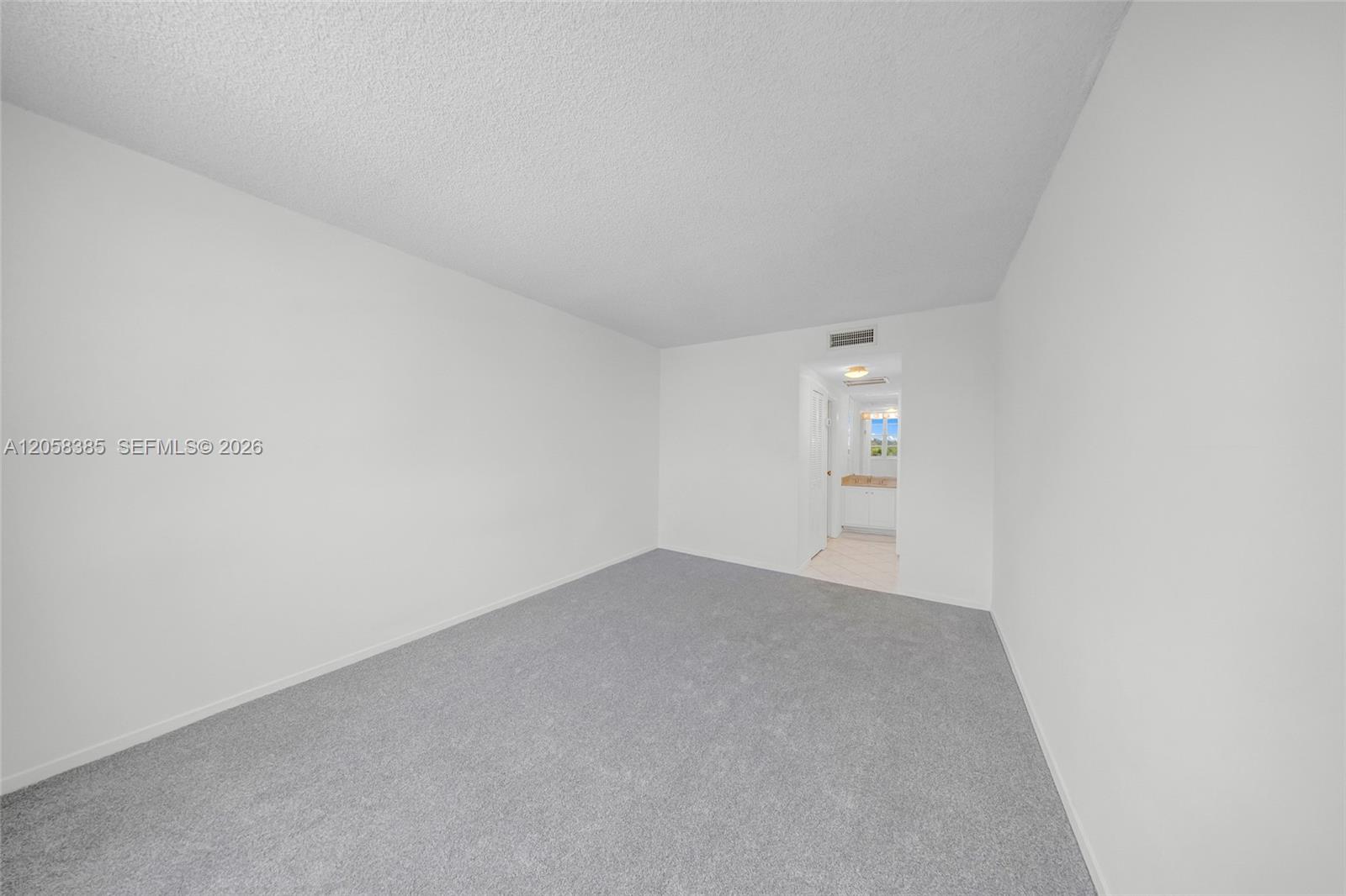 202 1 / 2 762 sq. ft. $ 2026-07-22 0 Photo