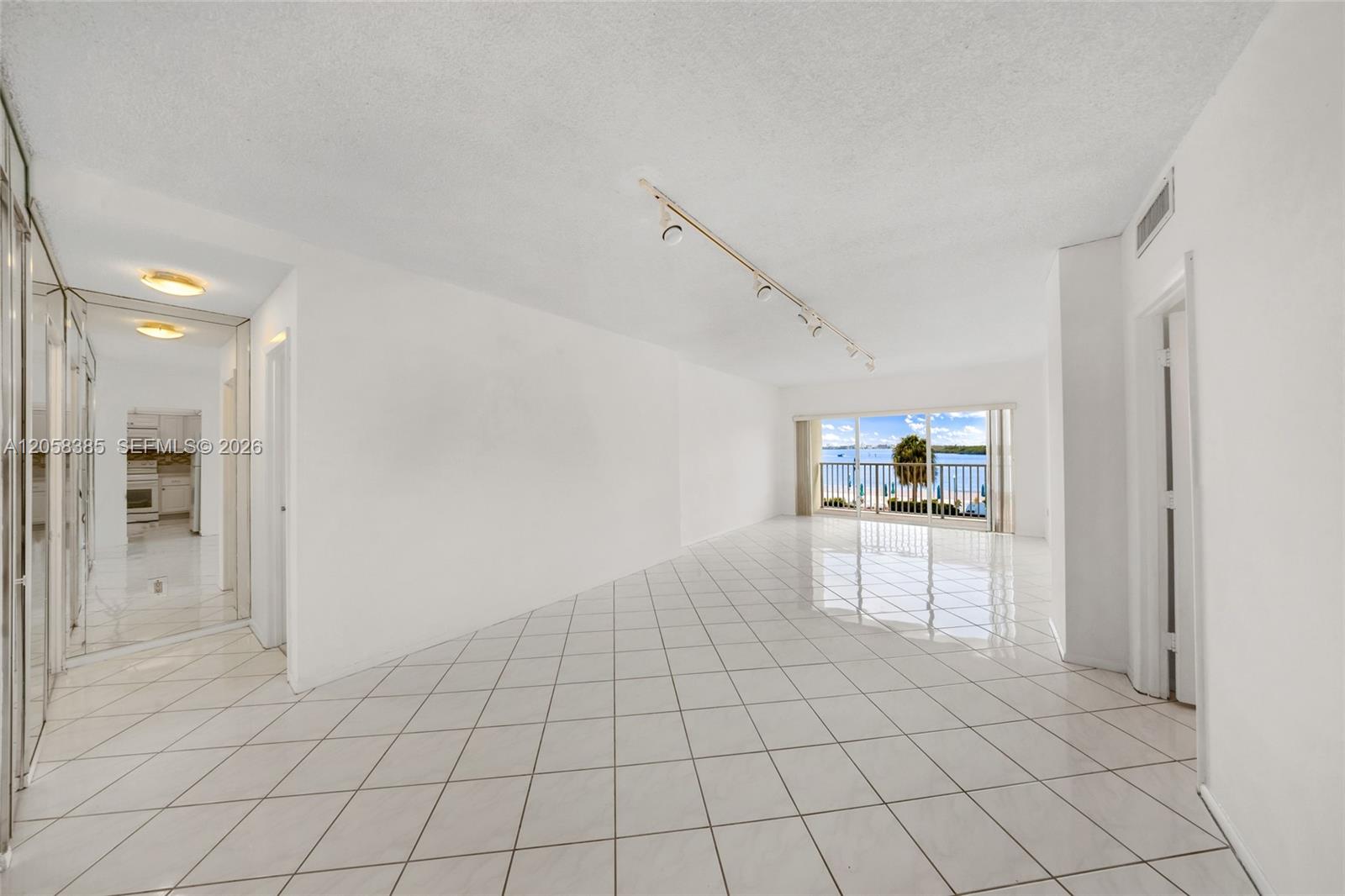 202 1 / 2 762 sq. ft. $ 2026-07-22 0 Photo