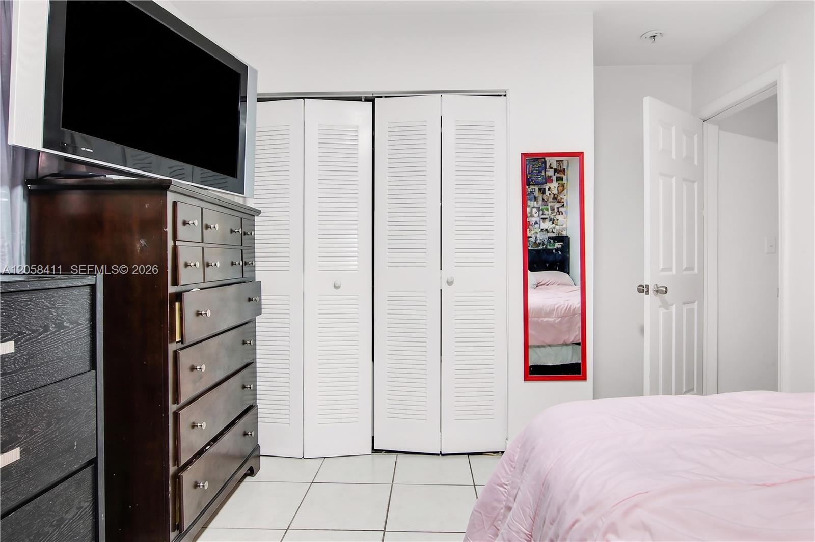 See details 1-5 / sq. ft. $ 2026-07-23 0 Photo