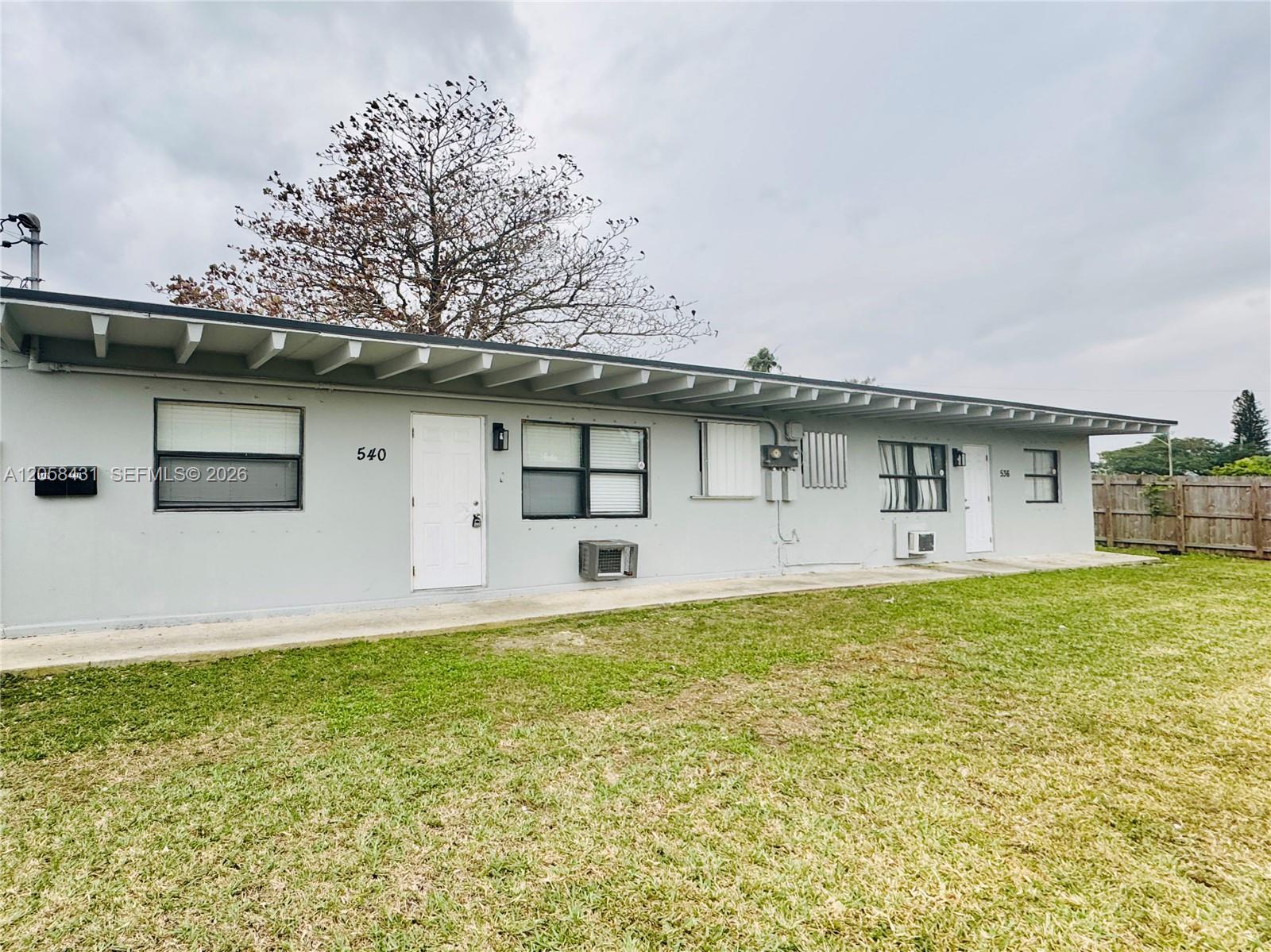   /  900 sq. ft. $ 2026-07-23 0 foto