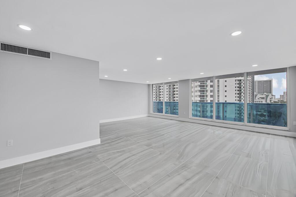Photo of 2751 Ocean  #1008, Hollywood, Florida, 33019 - 16