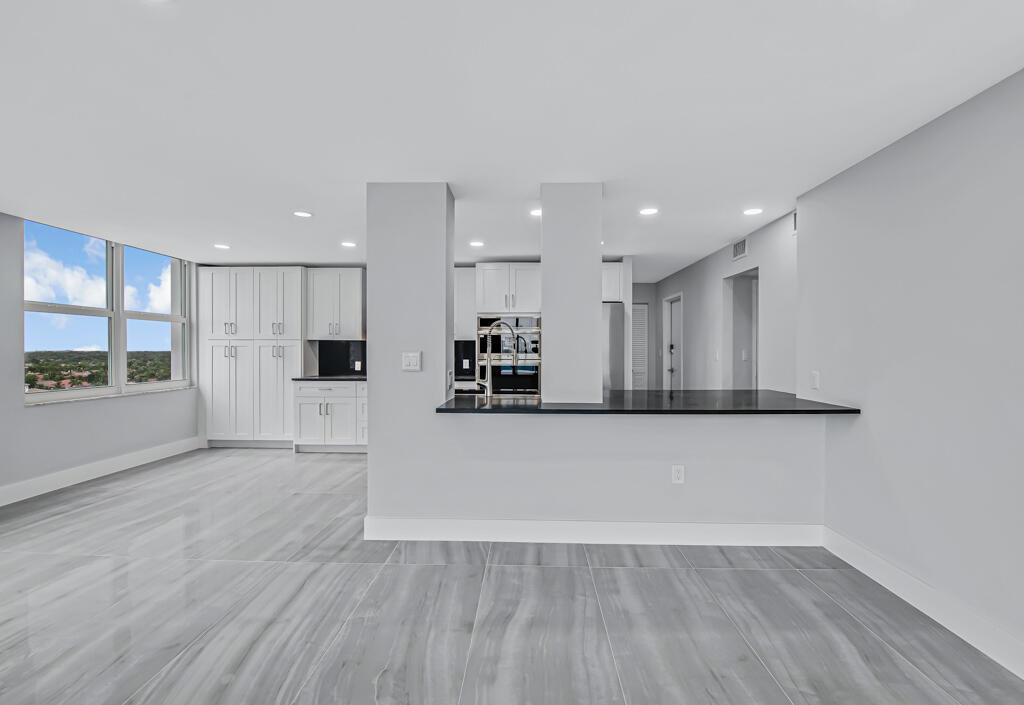 Photo of 2751 Ocean  #1008, Hollywood, Florida, 33019 - 18