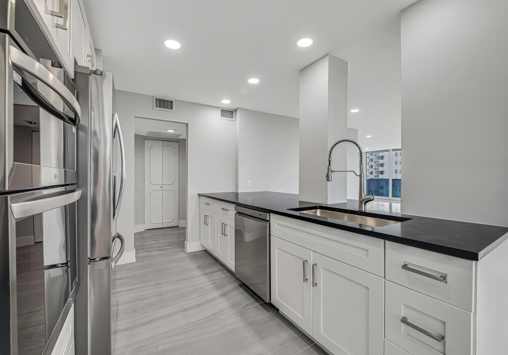Photo of 2751 Ocean  #1008, Hollywood, Florida, 33019 - 23