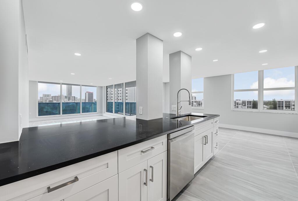 Photo of 2751 Ocean  #1008, Hollywood, Florida, 33019 - 25