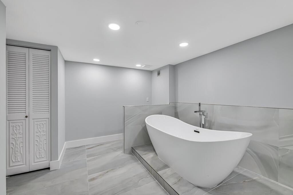 Photo of 2751 Ocean  #1008, Hollywood, Florida, 33019 - 31