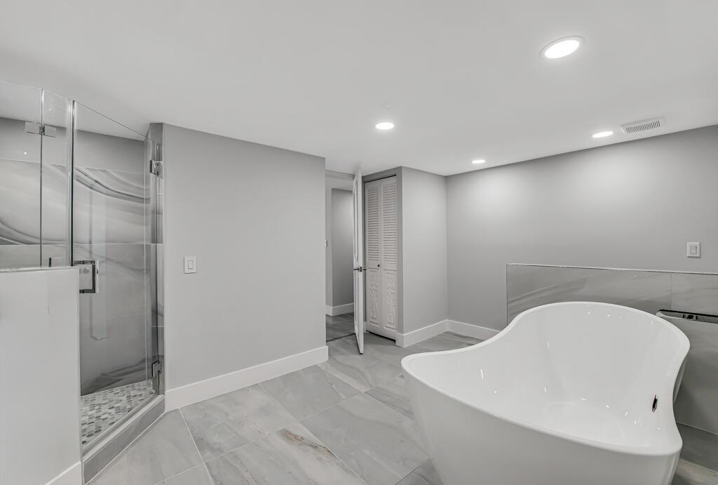 Photo of 2751 Ocean  #1008, Hollywood, Florida, 33019 - 32