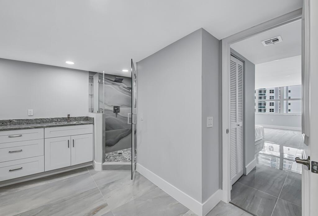 Photo of 2751 Ocean  #1008, Hollywood, Florida, 33019 - 33