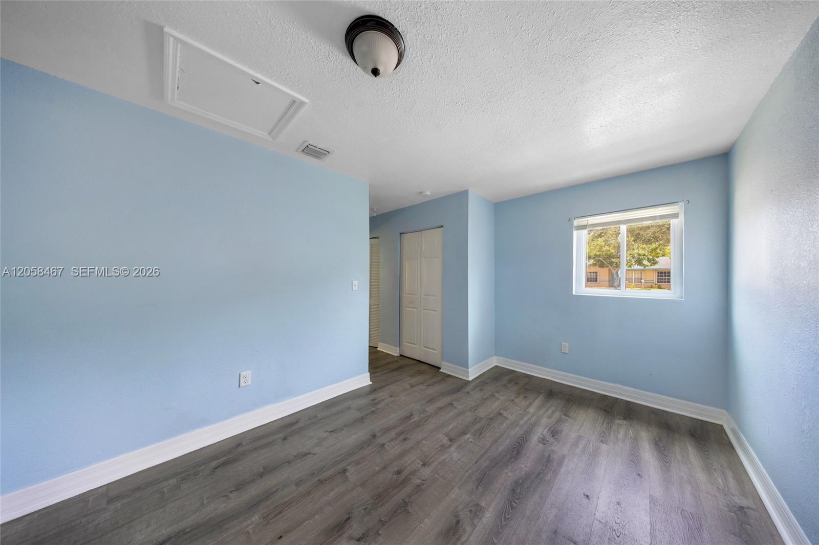 Ver detalles / 3269 sq. ft. $ 2026-07-23 0 foto
