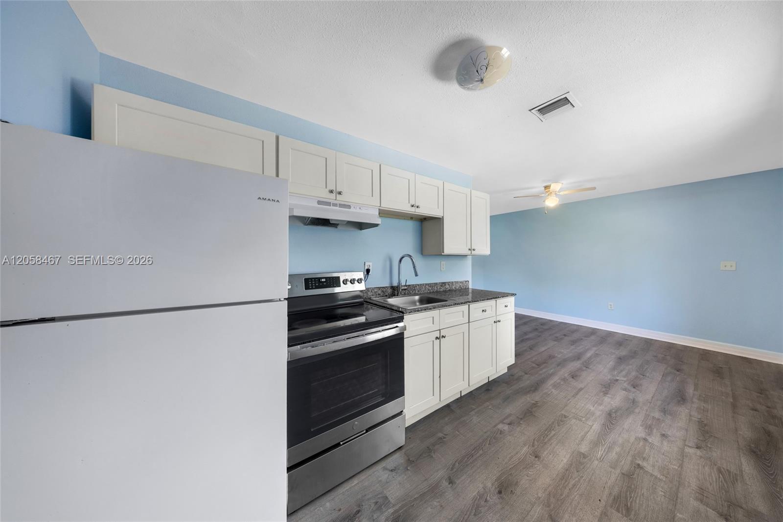 Ver detalles / 3269 sq. ft. $ 2026-07-23 0 foto