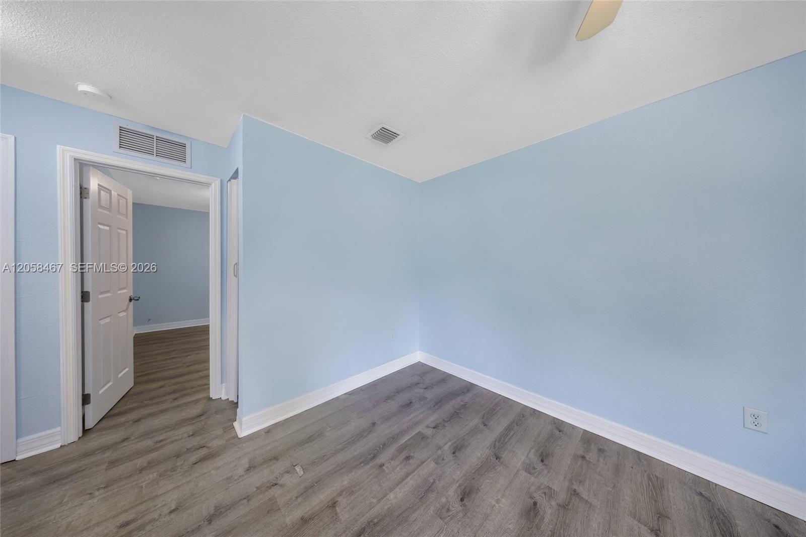 Ver detalles / 3269 sq. ft. $ 2026-07-23 0 foto