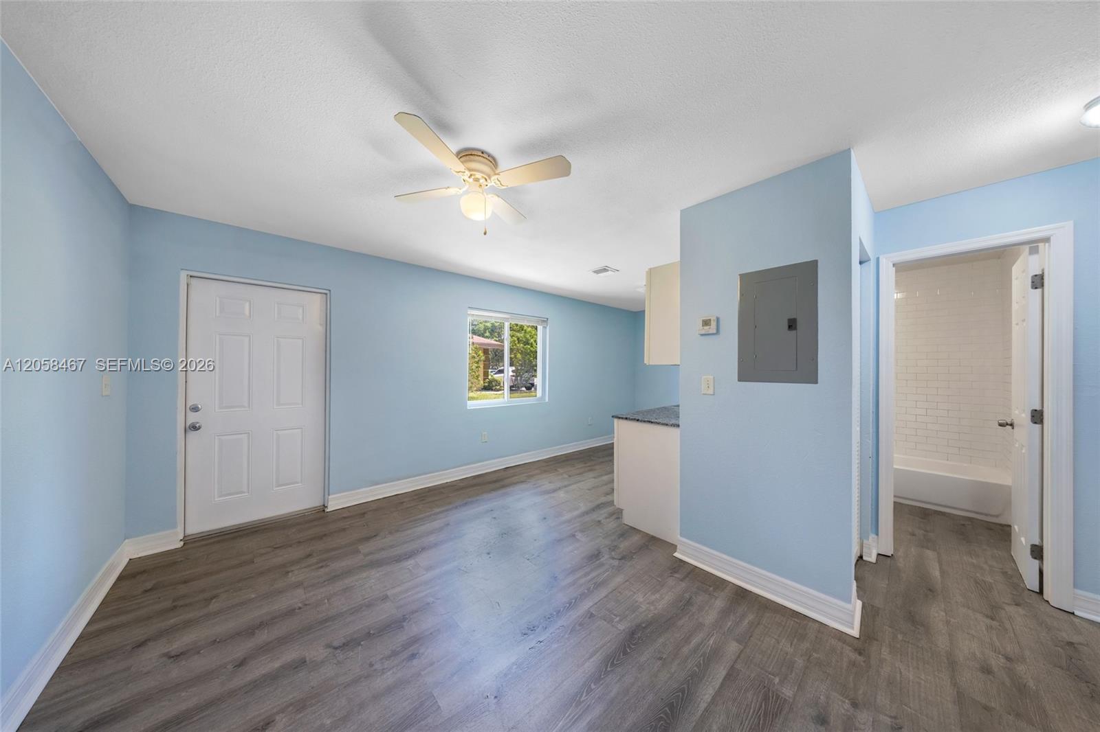 Ver detalles / 3269 sq. ft. $ 2026-07-23 0 foto