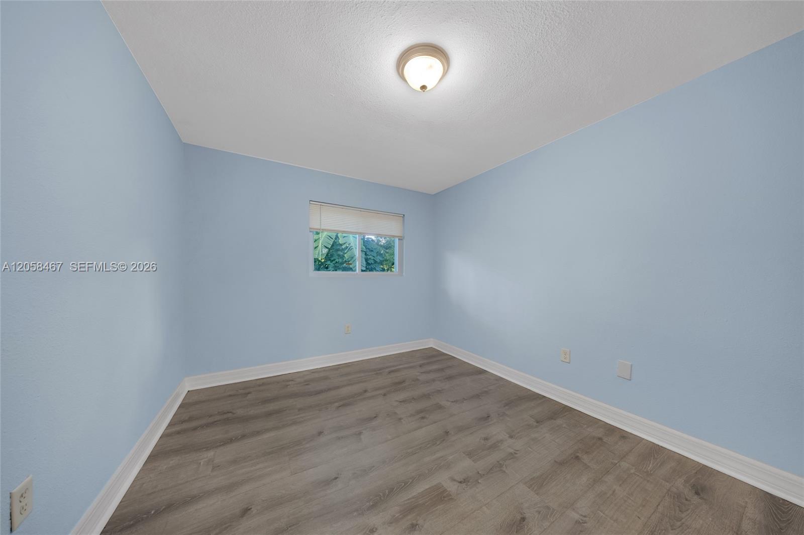 Ver detalles / 3269 sq. ft. $ 2026-07-23 0 foto