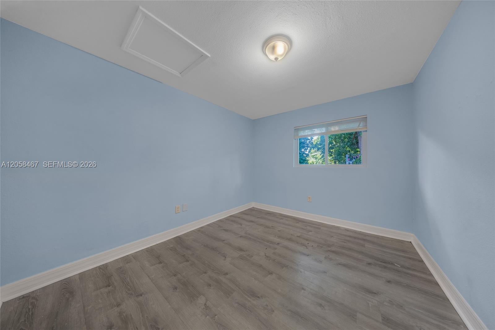 Ver detalles / 3269 sq. ft. $ 2026-07-23 0 foto