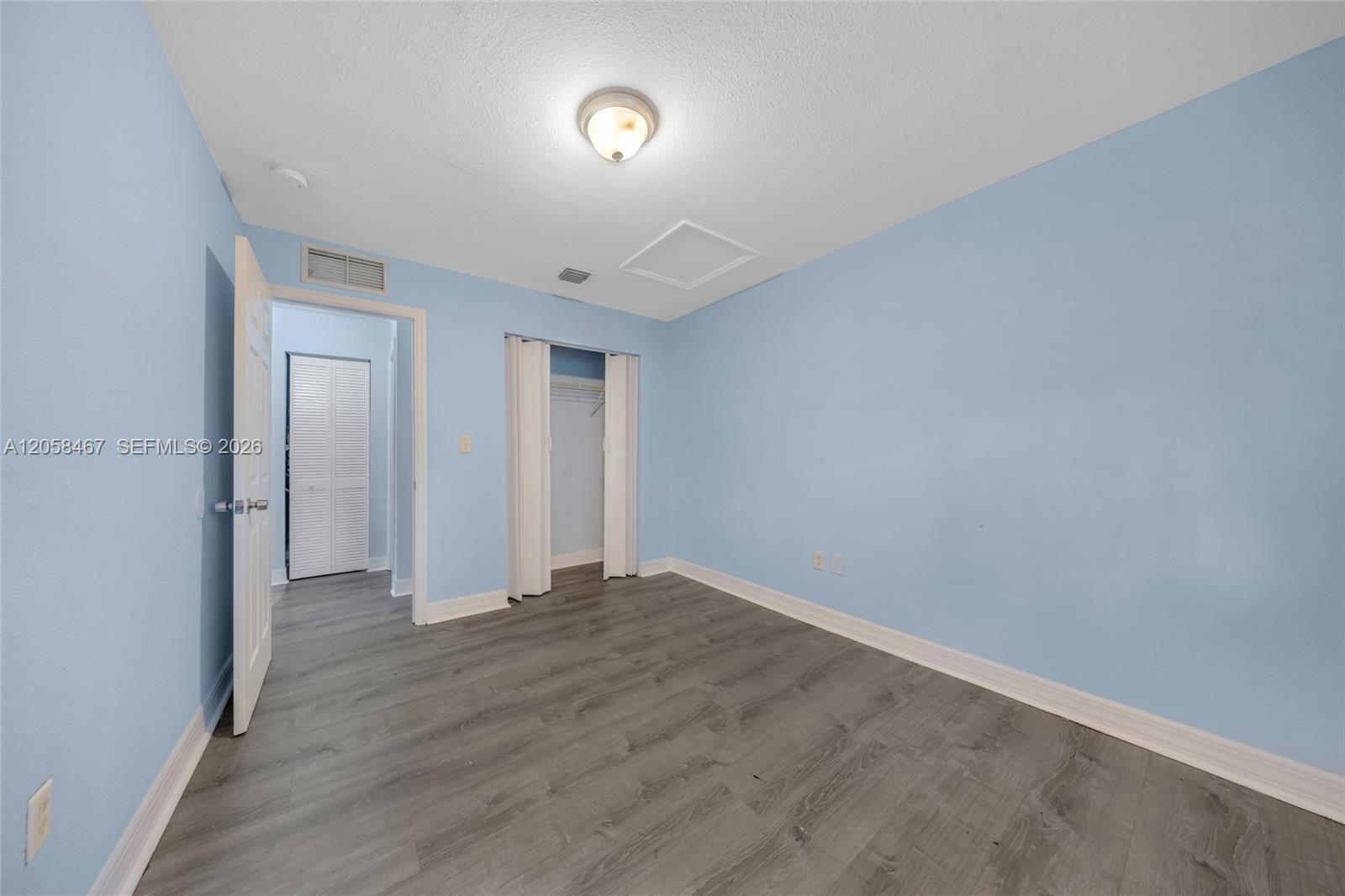 Ver detalles / 3269 sq. ft. $ 2026-07-23 0 foto
