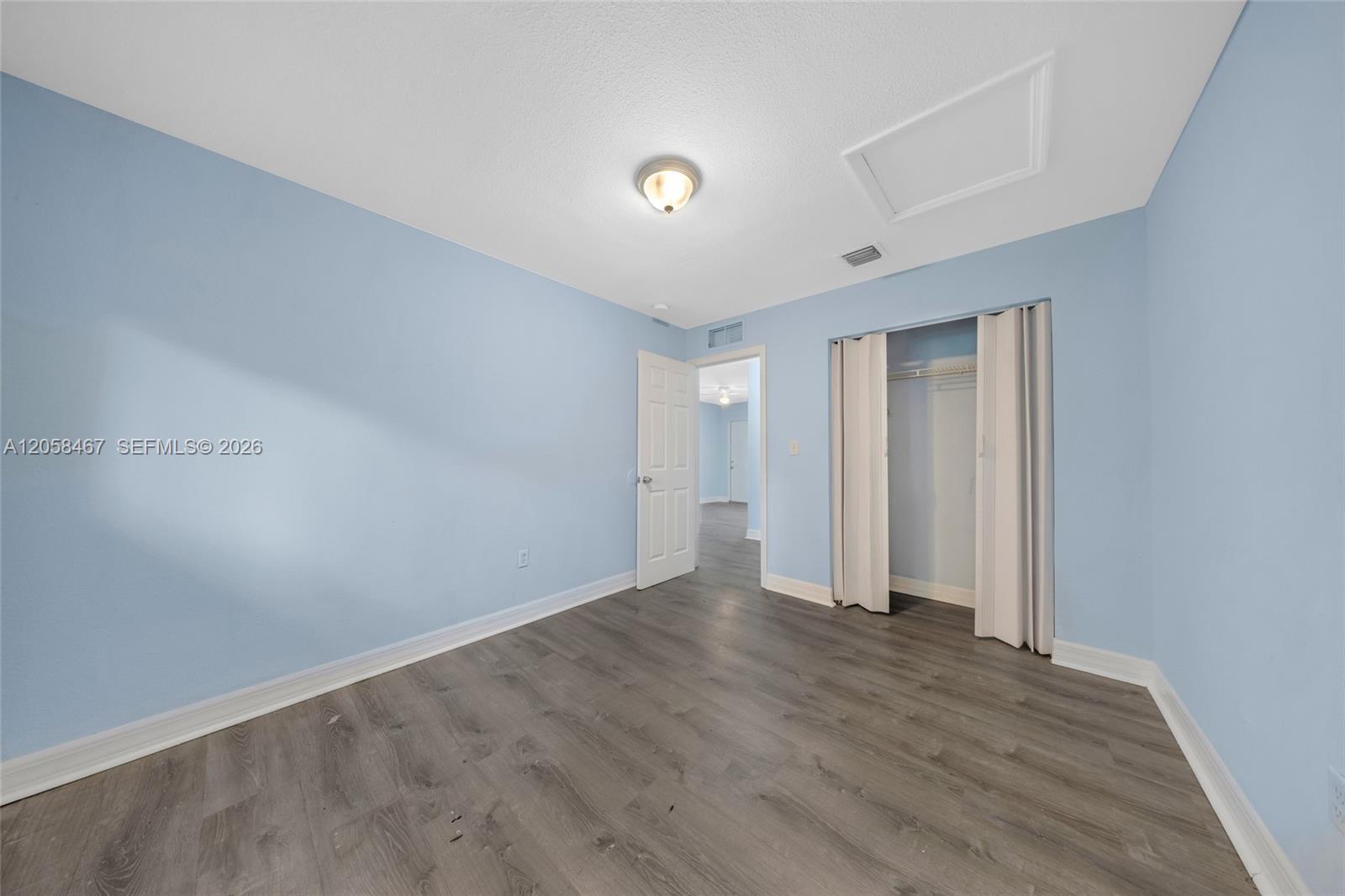 Ver detalles / 3269 sq. ft. $ 2026-07-23 0 foto