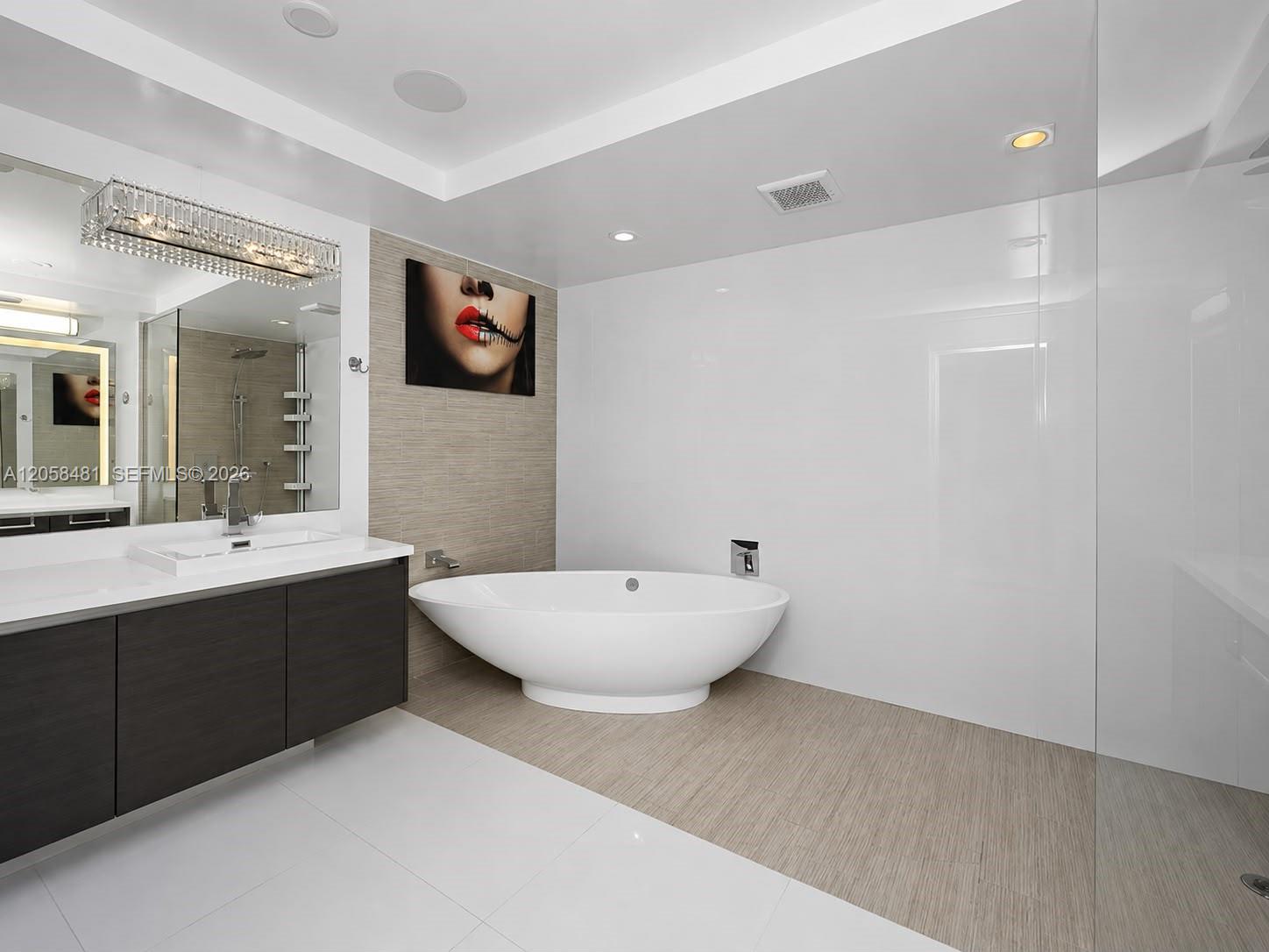 See details 4-802 3 / 4 1892 sq. ft. $ 2026-07-23 0 Photo