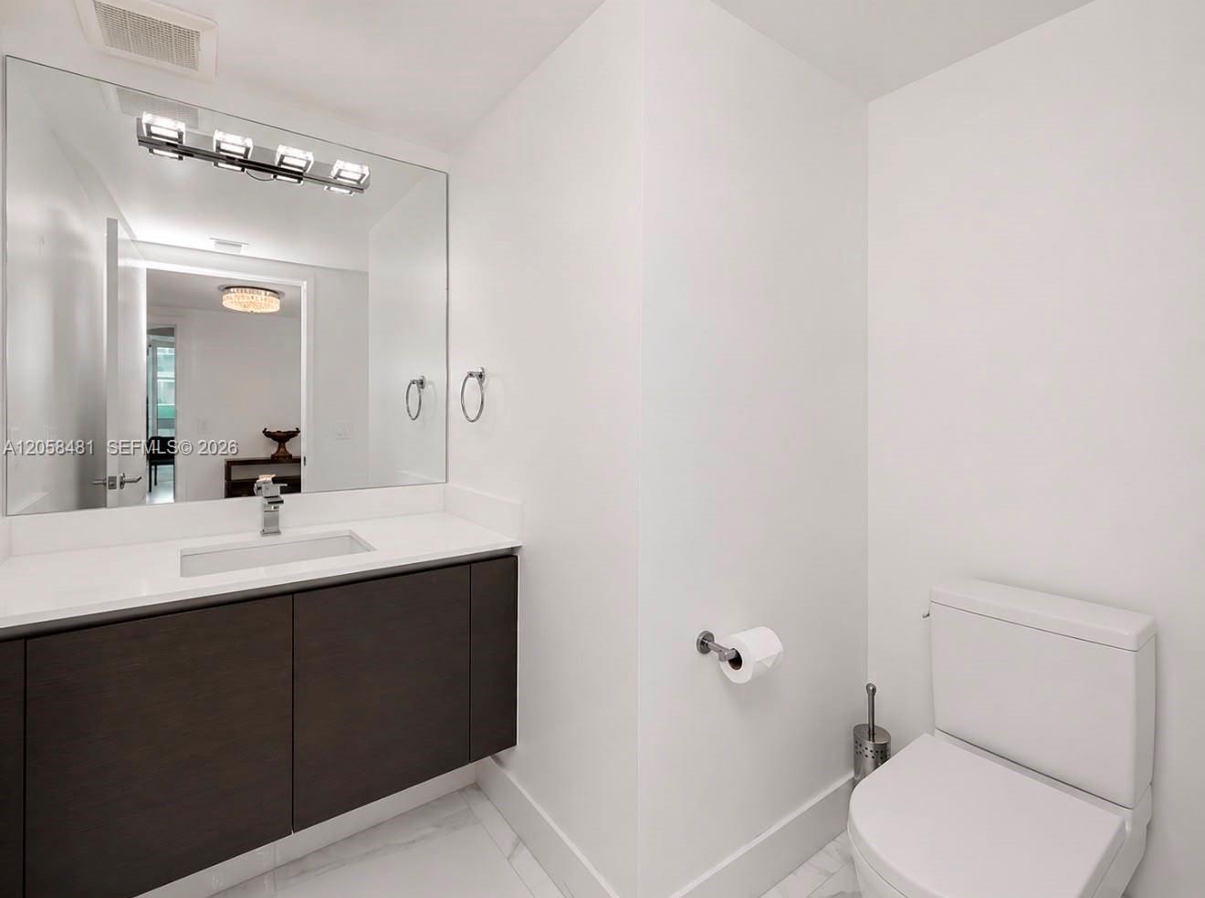 See details 4-802 3 / 4 1892 sq. ft. $ 2026-07-23 0 Photo
