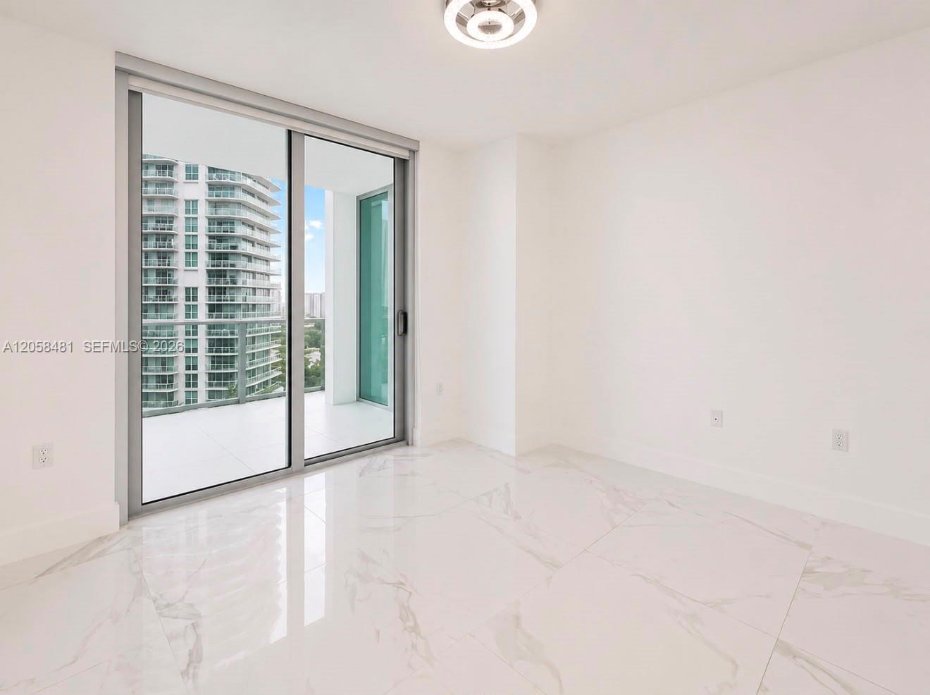 See details 4-802 3 / 4 1892 sq. ft. $ 2026-07-23 0 Photo