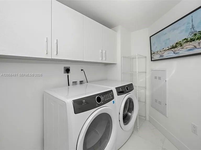 See details 4-802 3 / 4 1892 sq. ft. $ 2026-07-23 0 Photo