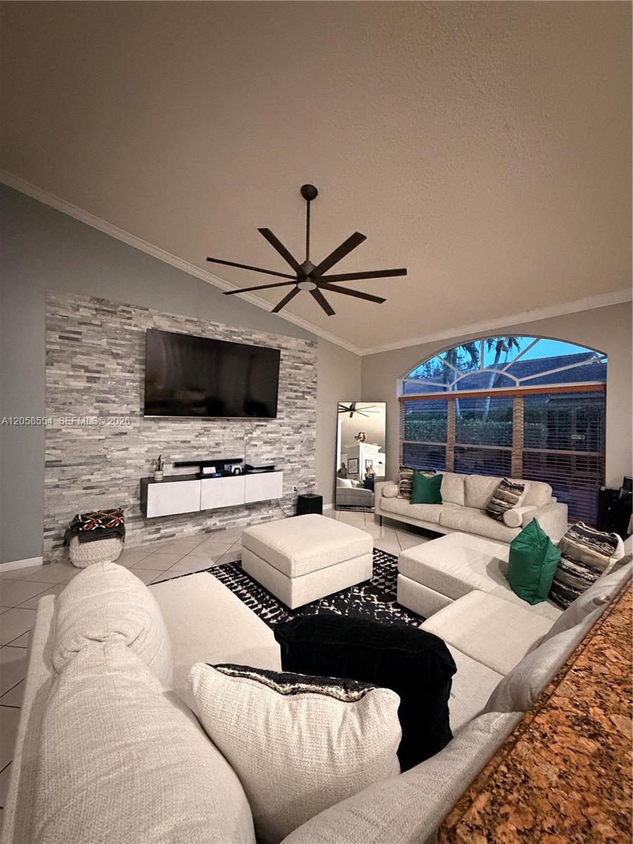 Ver detalles 19450 4 / 2 2761 sq. ft. $ 2026-07-23 0 foto