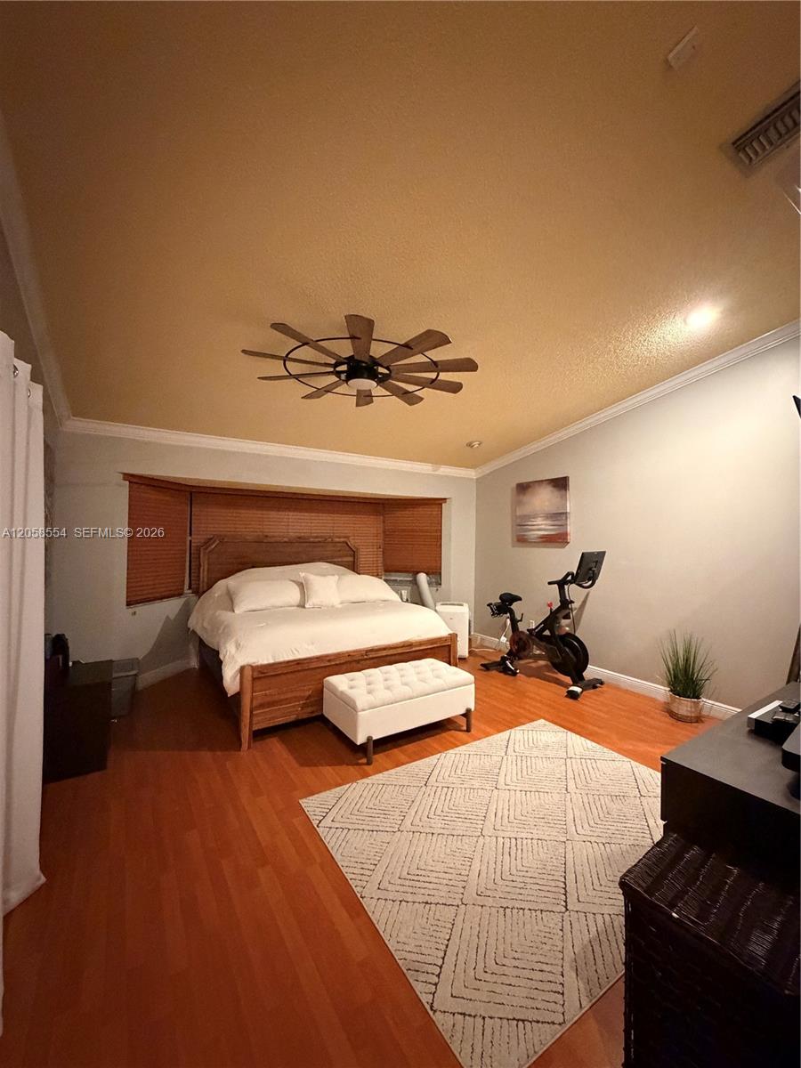 Ver detalles 19450 4 / 2 2761 sq. ft. $ 2026-07-23 0 foto