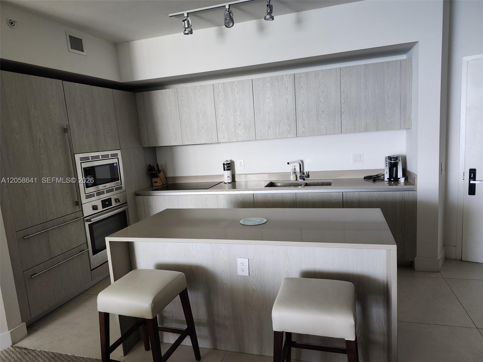 See details 3610 1 / 1 850 sq. ft. $ 2026-07-23 0 Photo
