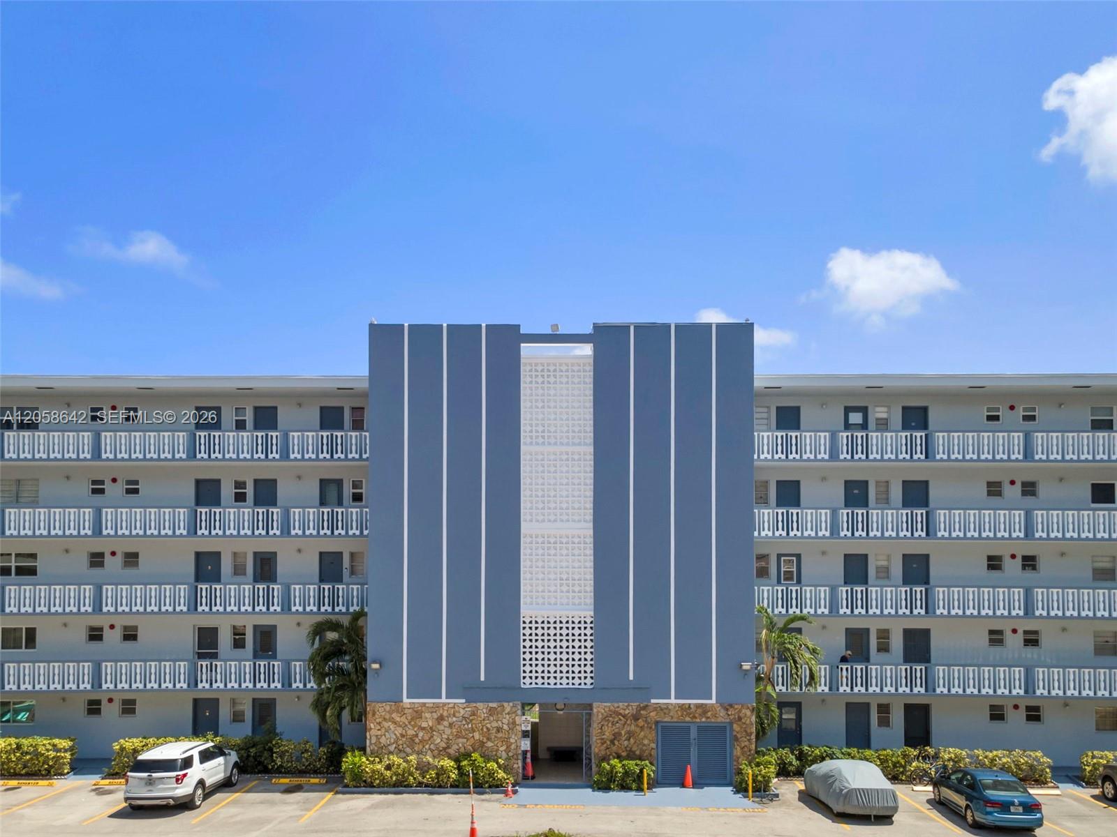 Photo of 233 14th Ave #108, Hallandale Beach, Florida, 33009 -