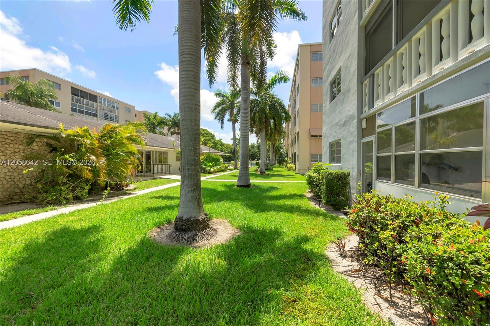 Photo of 233 14th Ave #108, Hallandale Beach, Florida, 33009 -