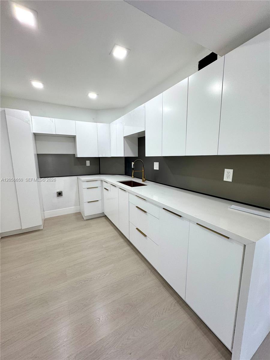 1201 1 / 2 762 sq. ft. $ 2026-07-23 0 Photo