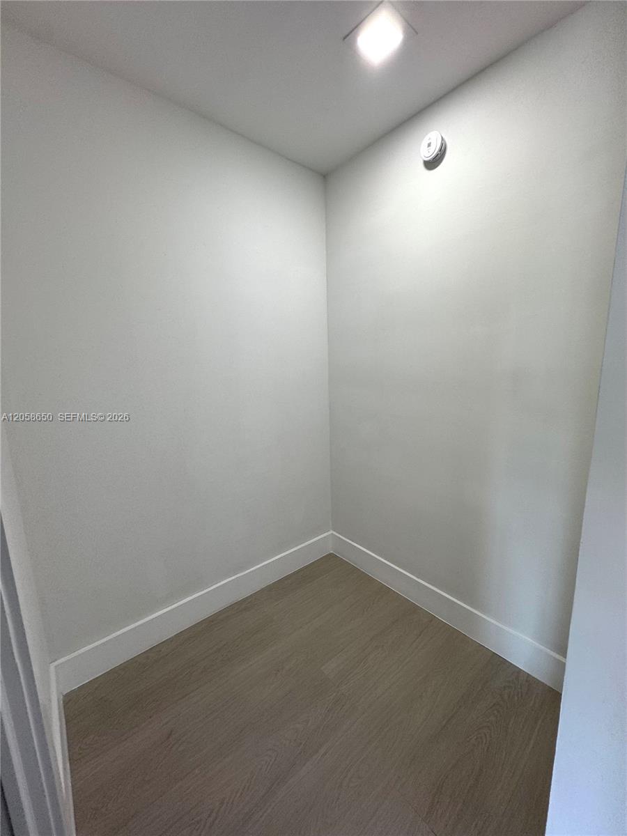 1201 1 / 2 762 sq. ft. $ 2026-07-23 0 Photo