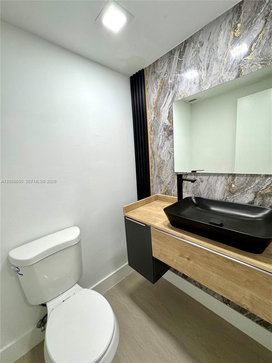 1201 1 / 2 762 sq. ft. $ 2026-07-23 0 Photo