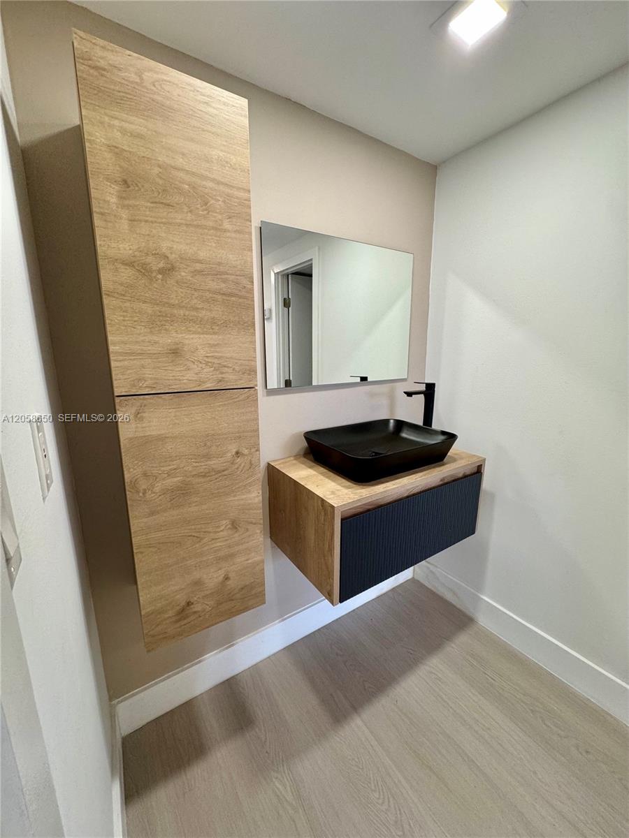 1201 1 / 2 762 sq. ft. $ 2026-07-23 0 Photo
