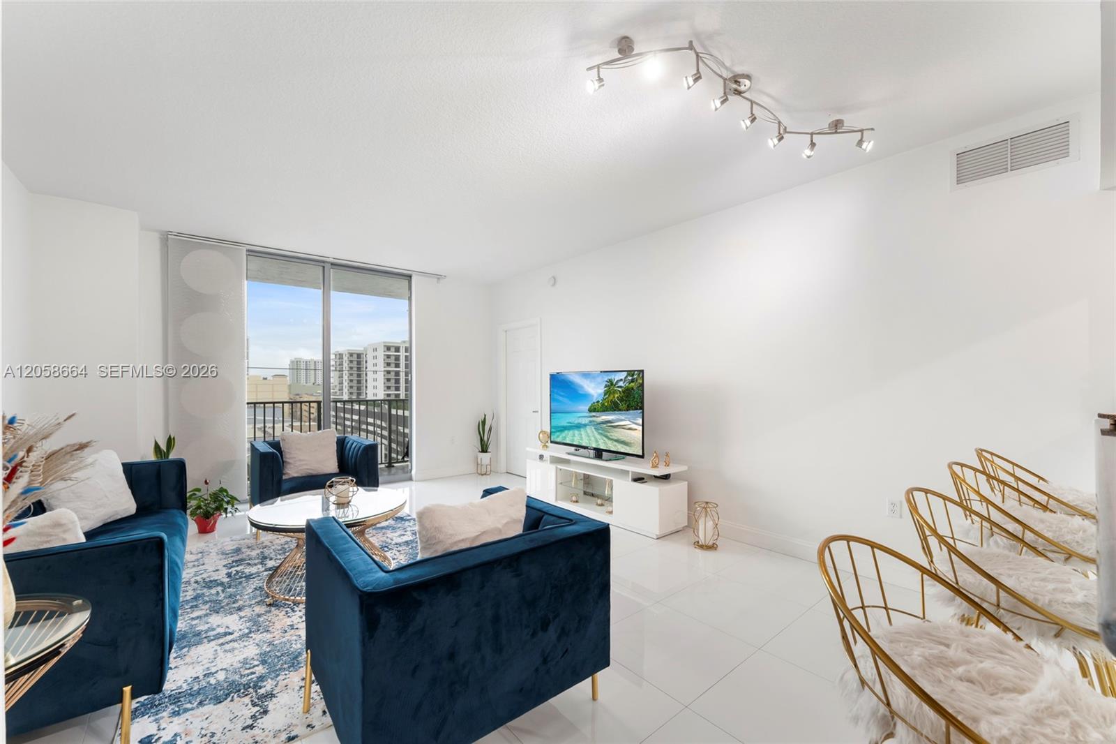 Photo of 140 Dixie Hwy #725, Hollywood, Florida, 33020 -
