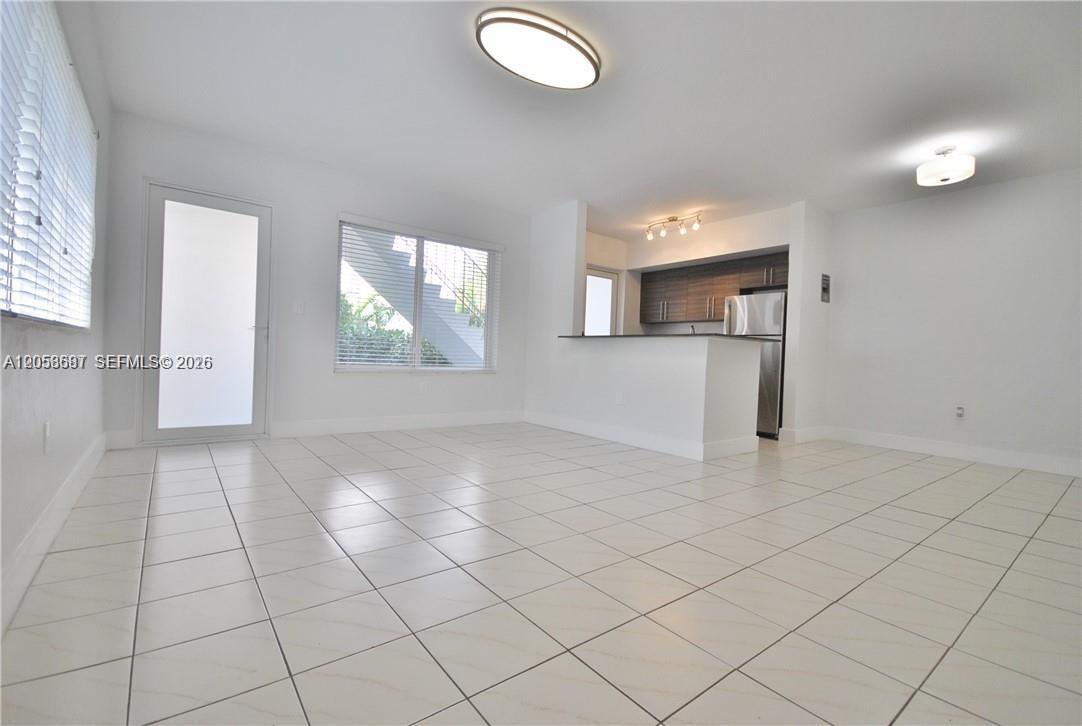Ver detalles / 5450 sq. ft. $ 2026-07-23 0 foto