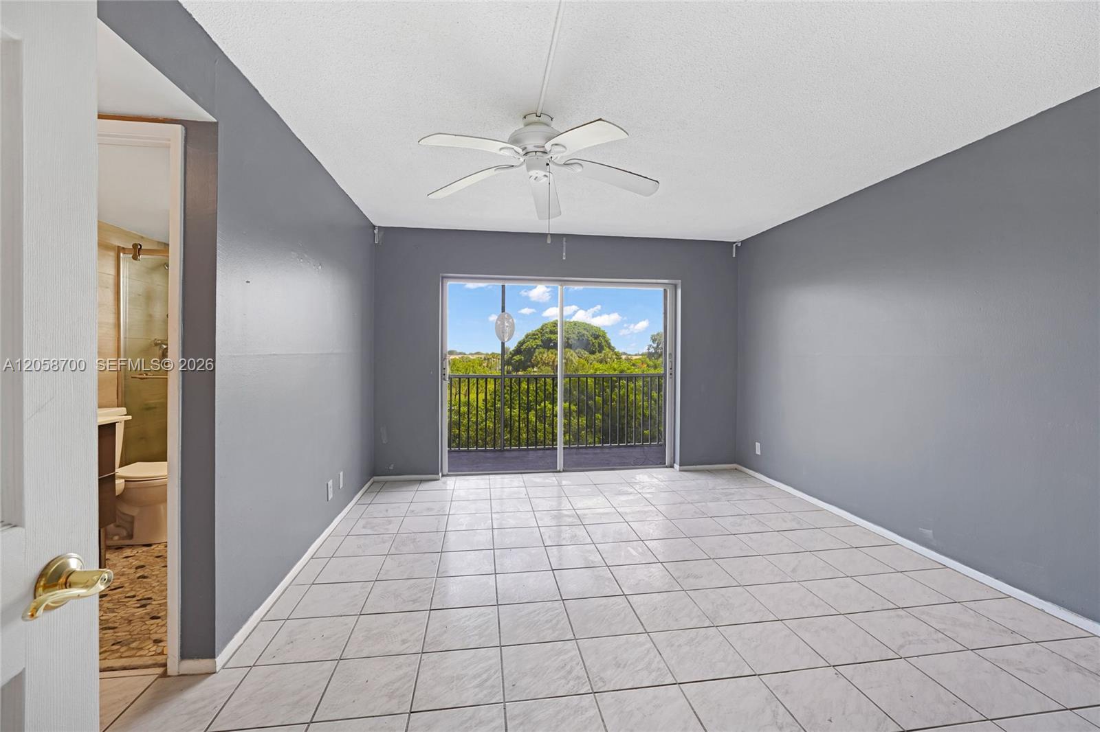 402 2 / 2 992 sq. ft. $ 2026-07-23 0 foto