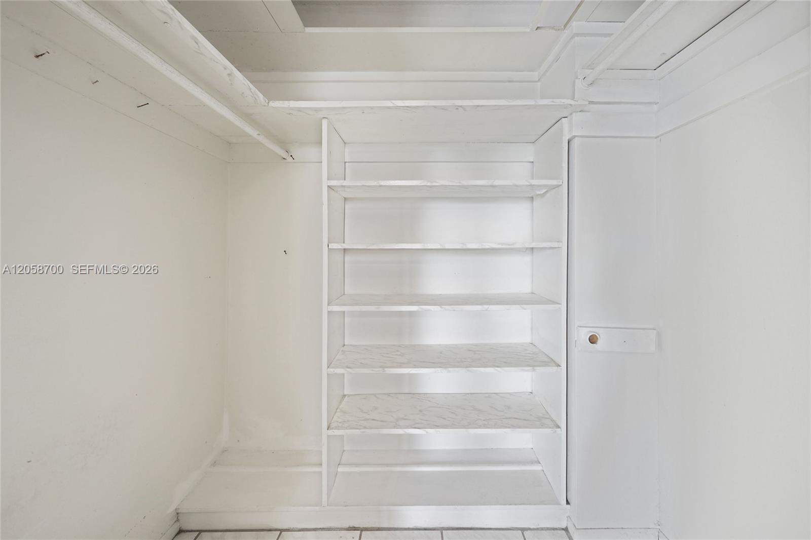 402 2 / 2 992 sq. ft. $ 2026-07-23 0 foto